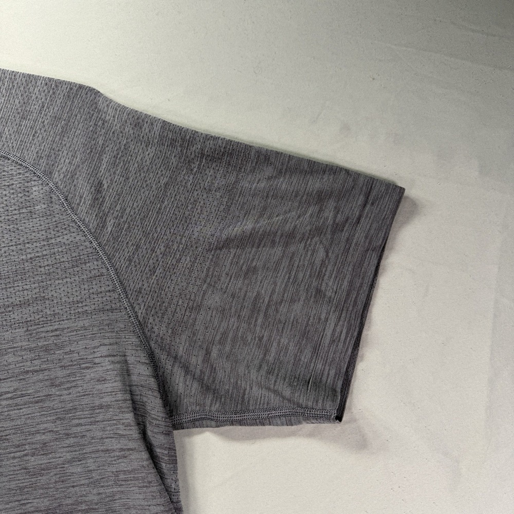 Lululemon Metal Vent Tech Shirt Mens Large Gray Short Sleeve V Neck Work Out - Picture 4 of 10
